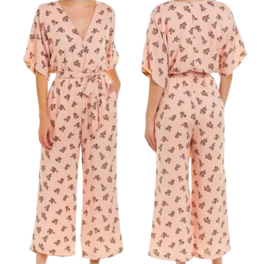 Willow & Clay Plunging Neckline Floral Print Wide Leg Jumpsuit in Pink Size 4